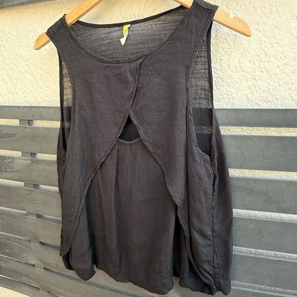 Free People Look Through Crinkle Sleeveless Top in Black | Size Medium - Picture 5 of 6